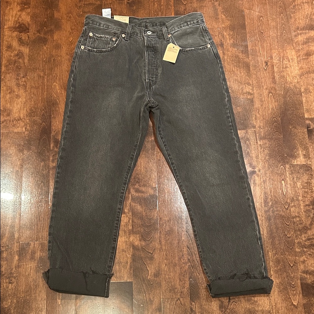 BNWT 501 original cropped jeans by Levi’s